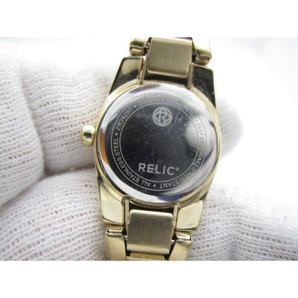 Women Relic Quartz WR Analog 22mm Round Watch (H835) "New Battery" ZR34207 - Picture 3 of 9